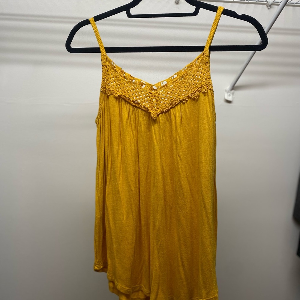✨Never worn✨ Yellow Boho Xhilaration Tank